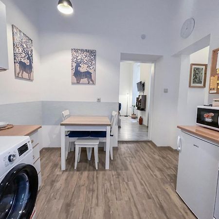 Free Parking, Downtown Apartment Near New York Cafe Budapeszt Zewnętrze zdjęcie