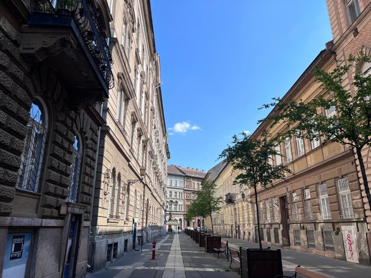 Free Parking, Downtown Apartment Near New York Cafe Budapeszt Zewnętrze zdjęcie